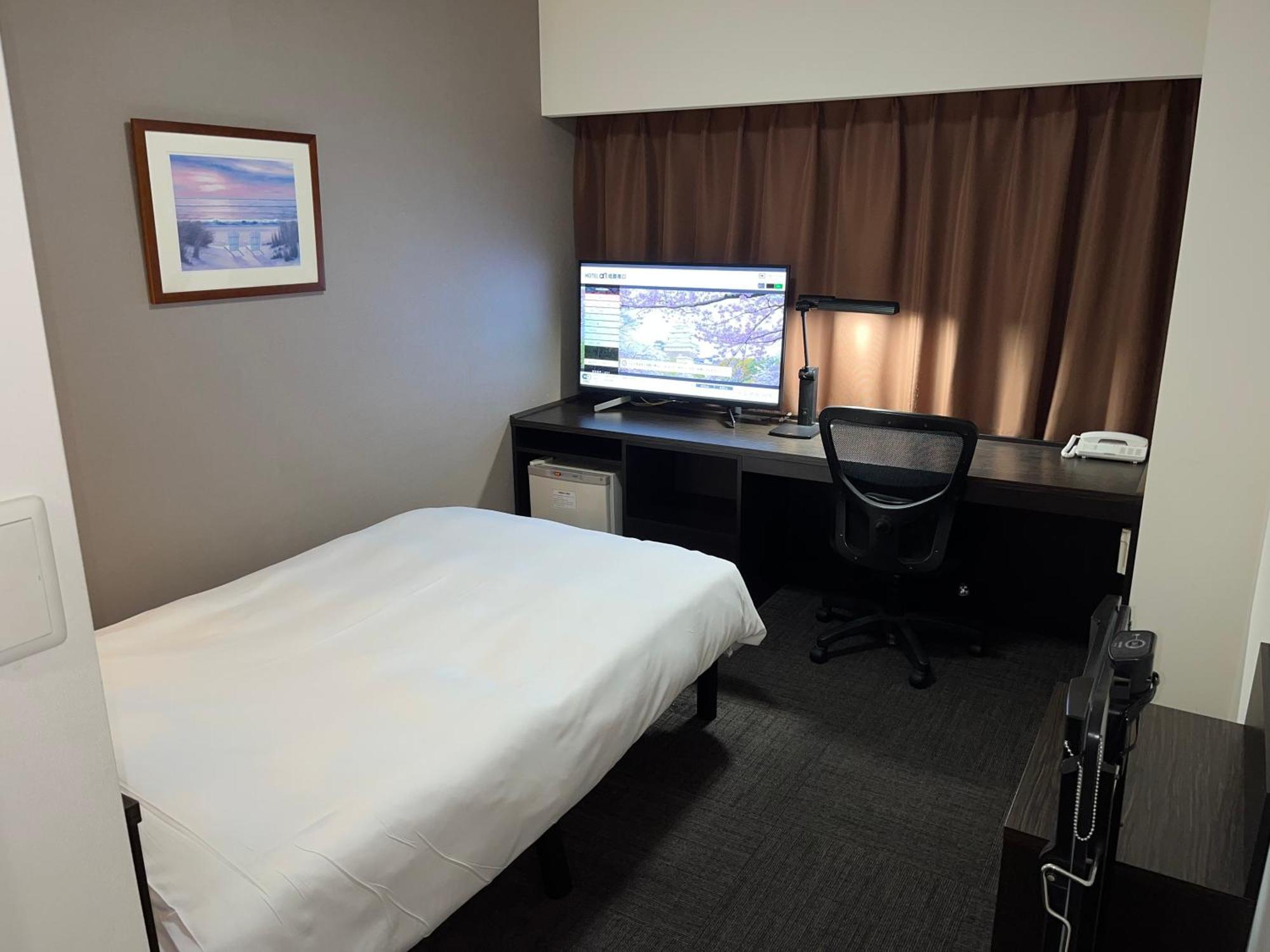 Hotel Alpha-One Himeji Minamiguchi Bagian luar foto